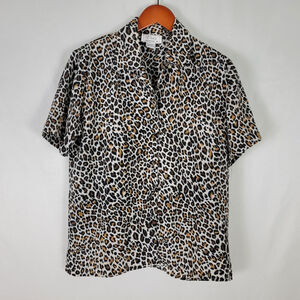 Voir‎ Shirt Womens Medium Top Leopard Print Short Sleeve Collared Button Up